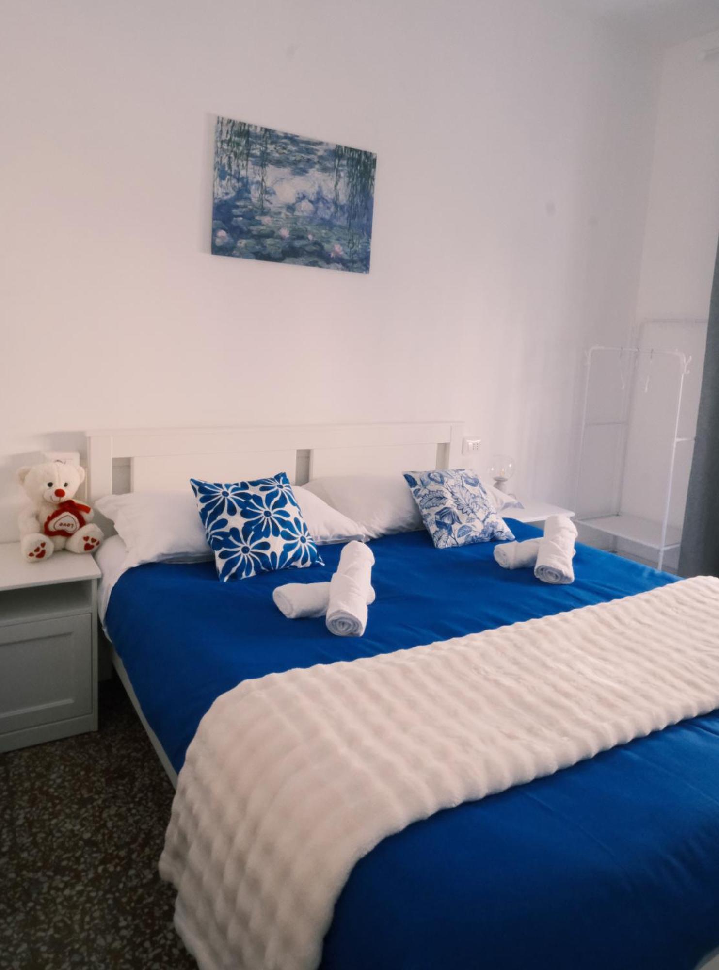 Betty House Apartment Rom